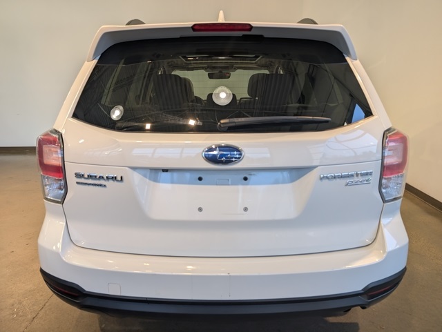 2017 Subaru Forester 2.5i Premium photo 4