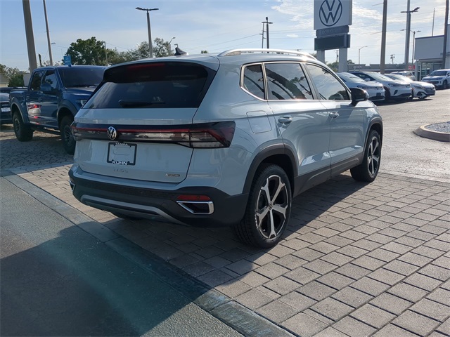 2025 Volkswagen Taos SEL photo 2