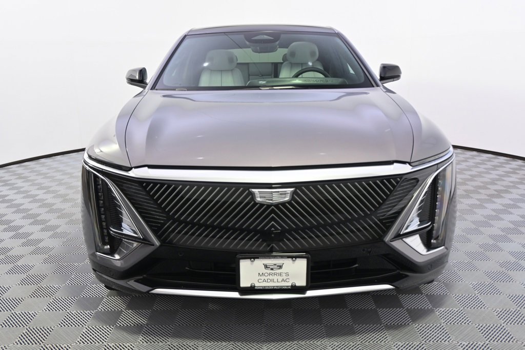 2025 Cadillac Lyriq Luxury photo 4