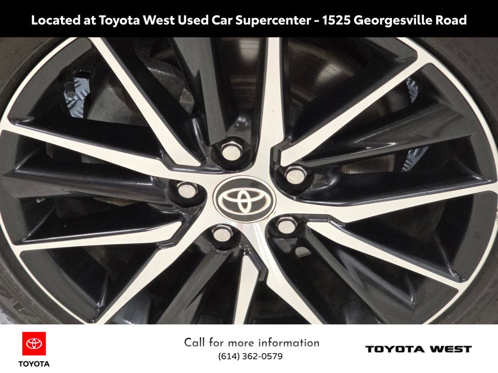 2021 Toyota Camry Hybrid SE photo 7