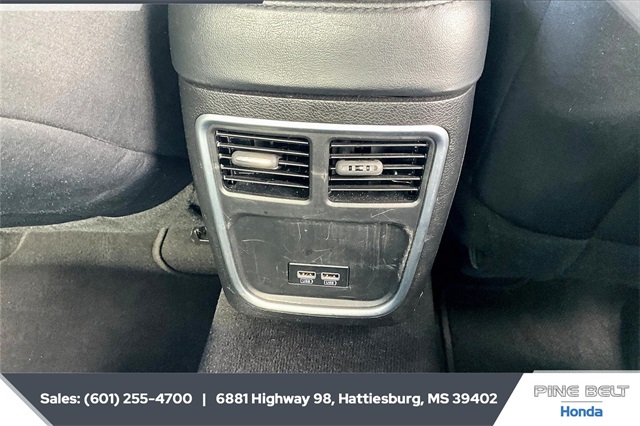 2022 Chrysler 300 Touring photo 22