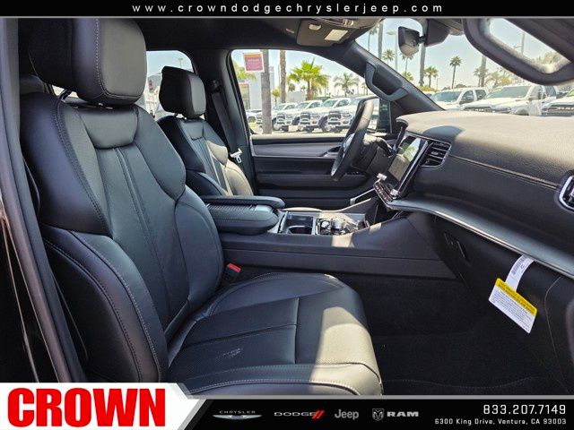 2025 Jeep Wagoneer Base photo 10
