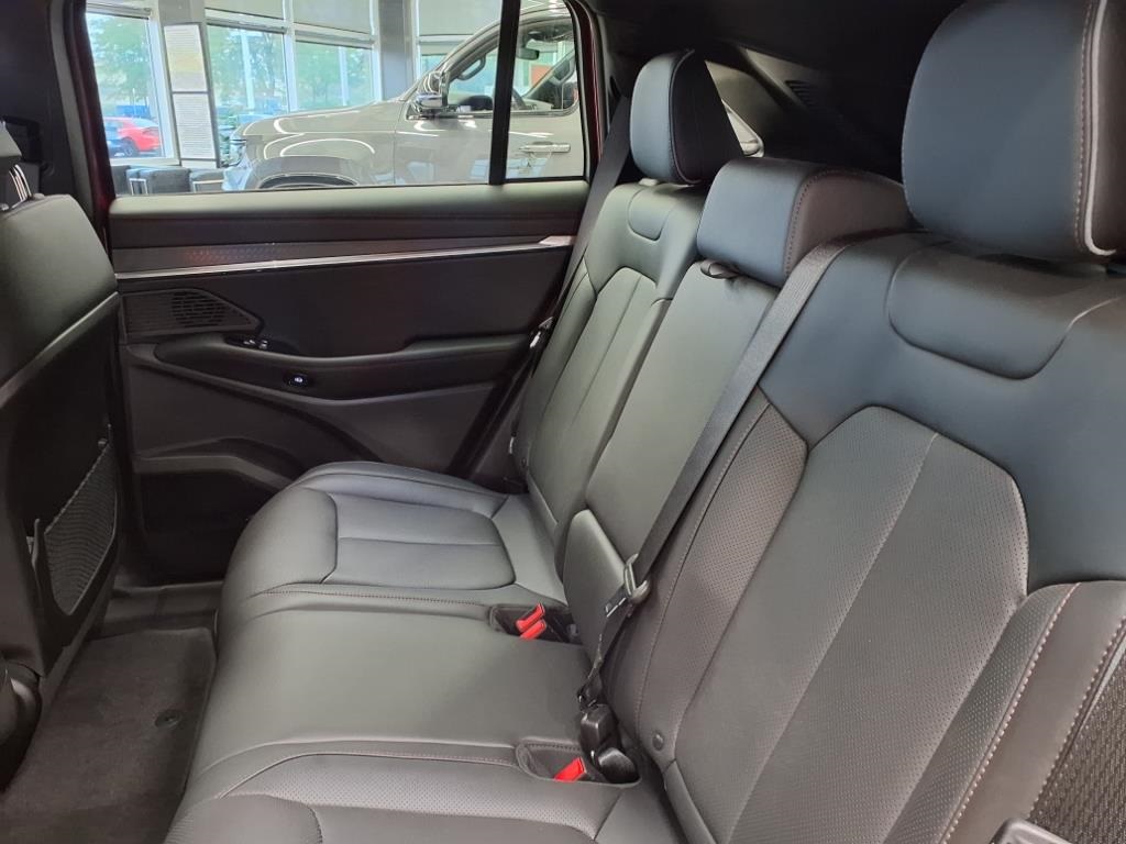 2025 Jeep Wagoneer S Limited photo 11