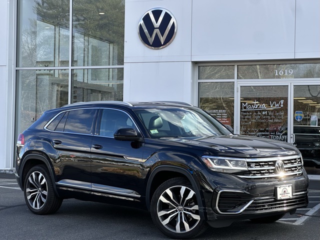2021 Volkswagen Atlas Cross Sport SEL Premium R-Line's photo