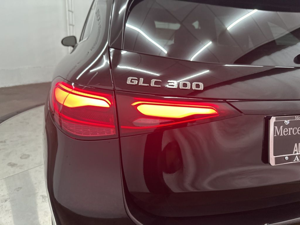 2026 Mercedes Benz GLC 300 photo 27