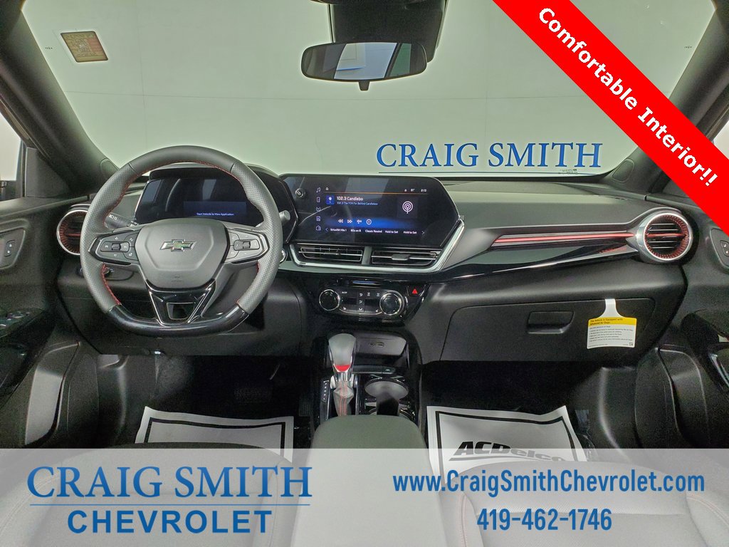 2025 Chevrolet Trax photo 2