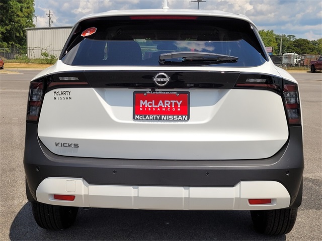 2025 Nissan Kicks SV photo 6