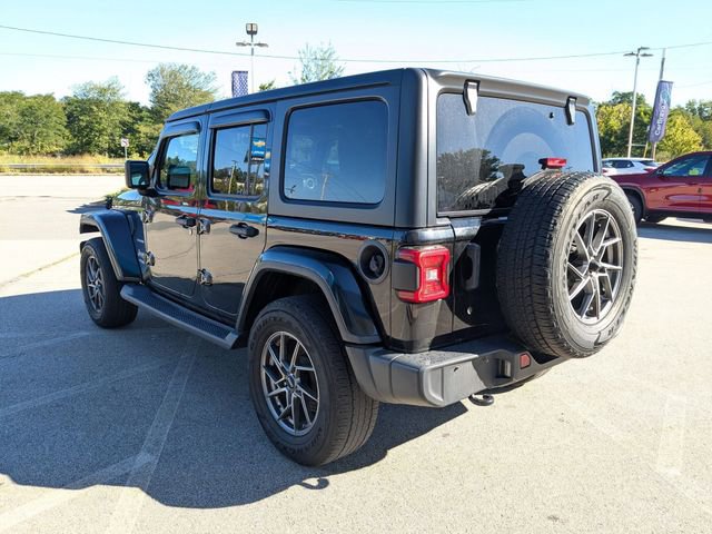 2018 Jeep Wrangler Unlimited Sahara photo 4