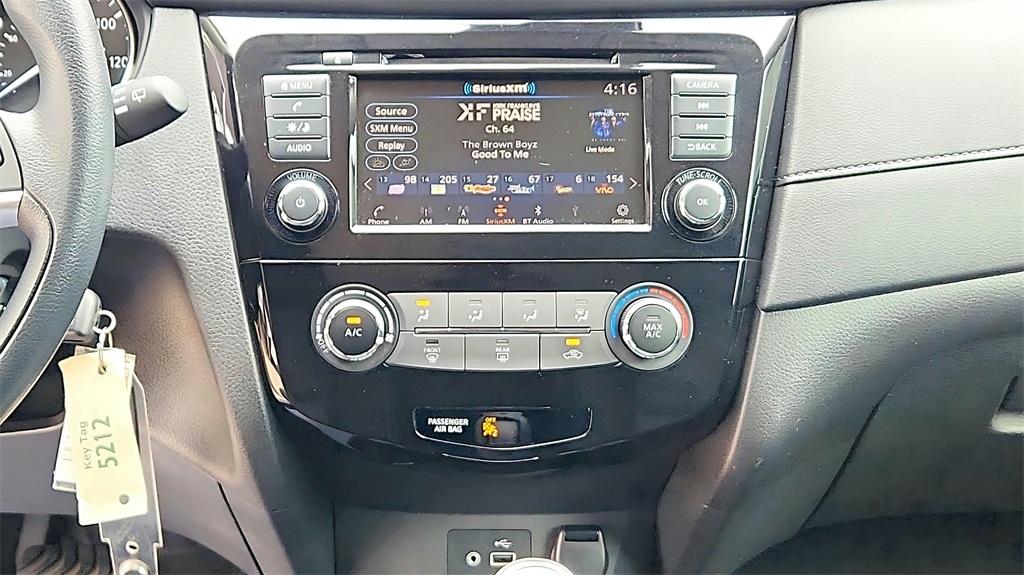 2020 Nissan Rogue S photo 24
