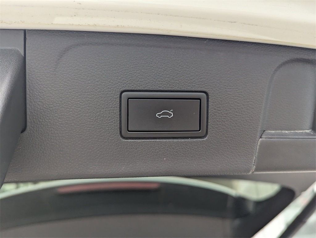 2024 Volkswagen Atlas SE Technology photo 31