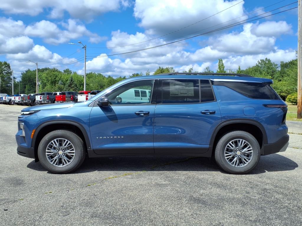 2025 Chevrolet Traverse photo 8