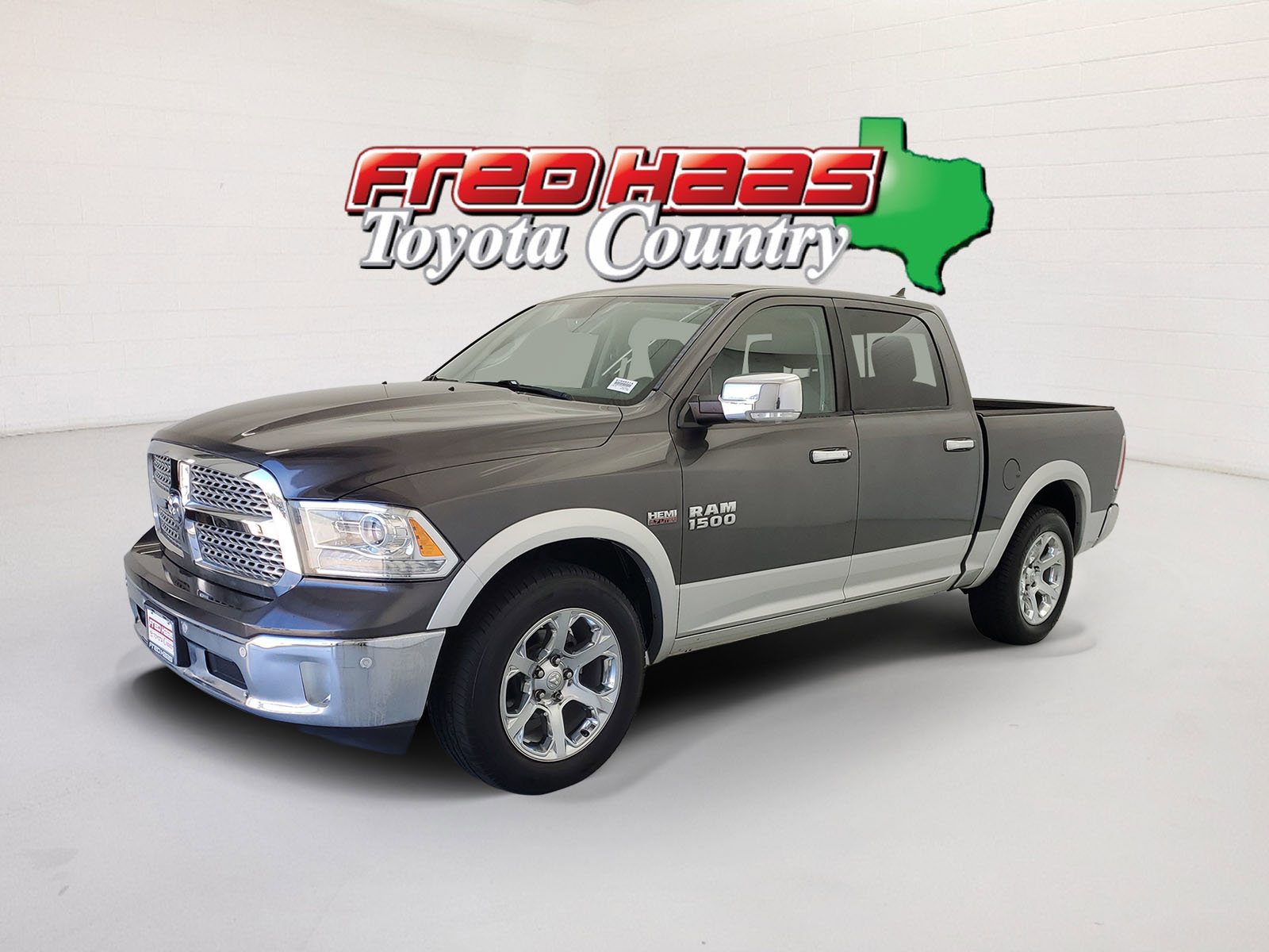 2016 RAM Ram 1500 Pickup Laramie's photo