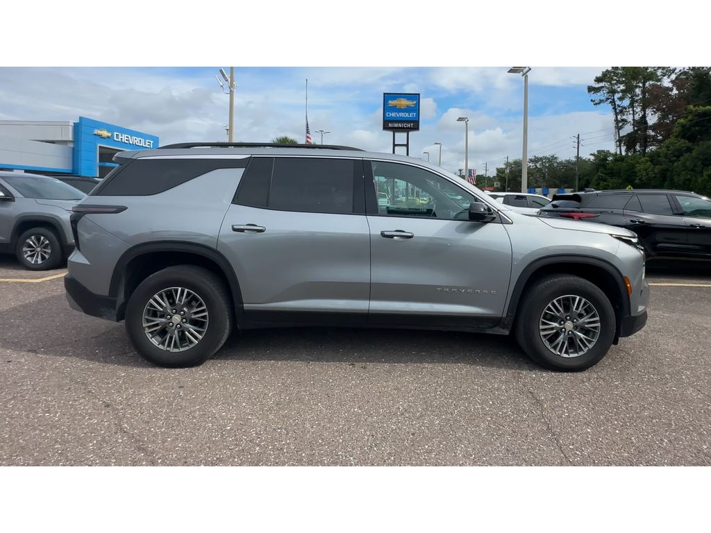 2024 Chevrolet Traverse photo 9