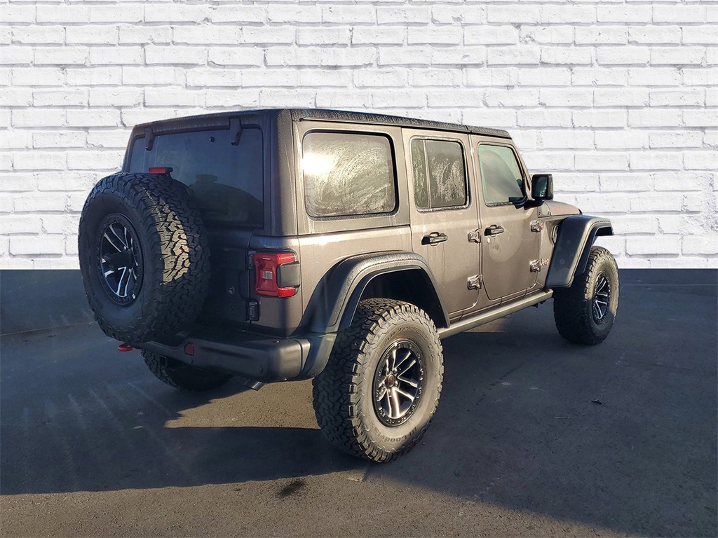 2025 Jeep Wrangler Rubicon photo 2