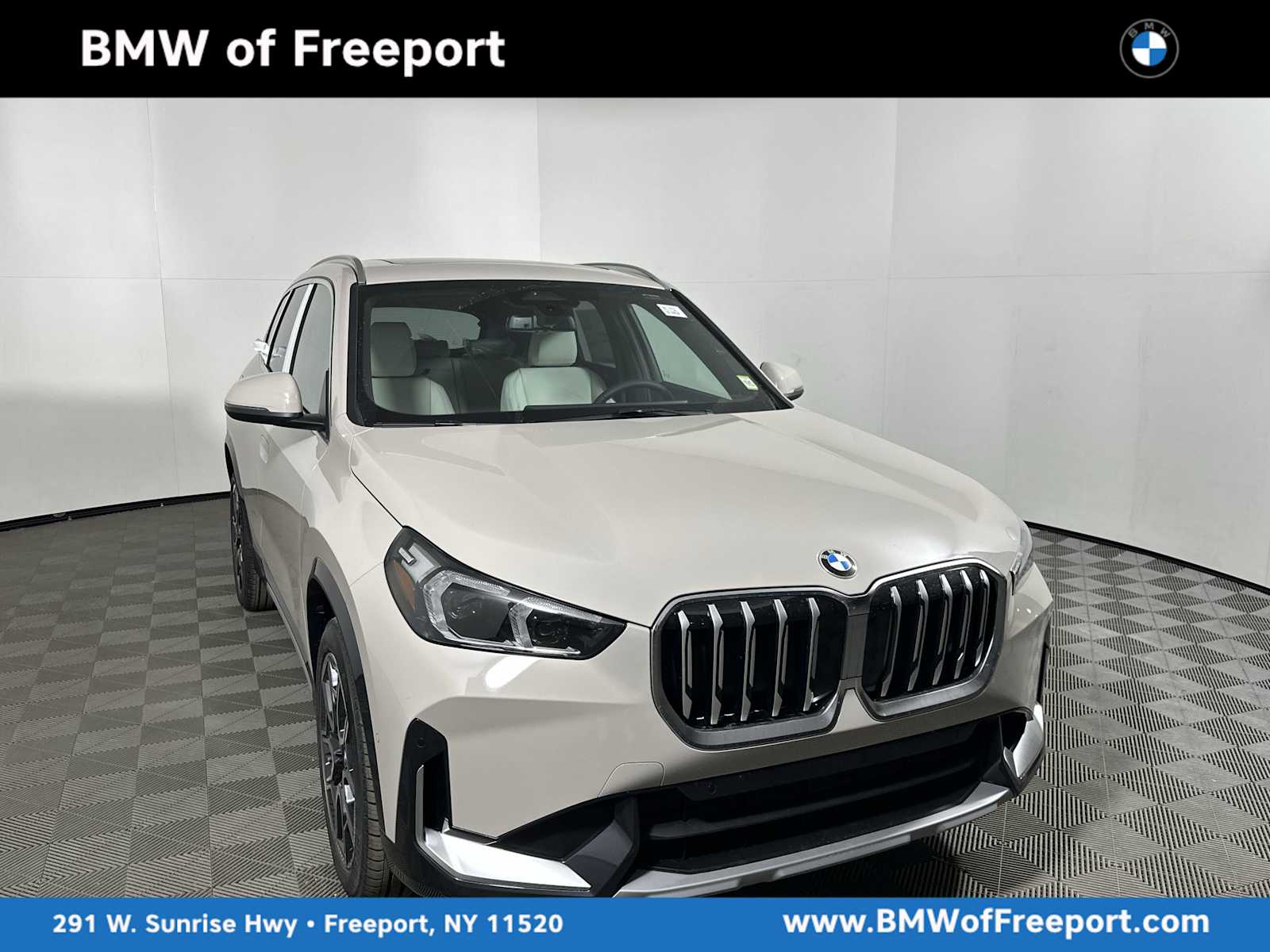 2026 BMW X1 28i's photo