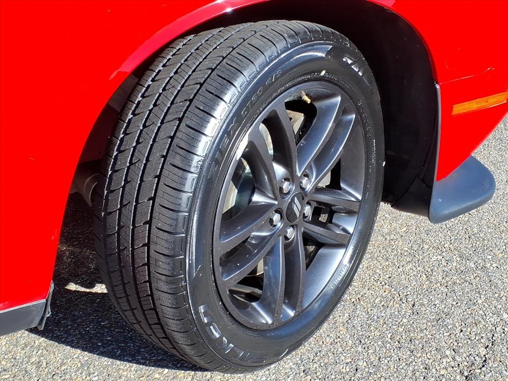 2019 Dodge Challenger GT photo 4