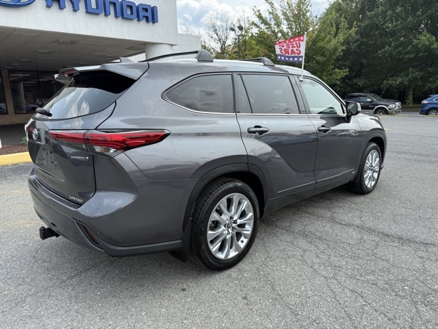 2021 Toyota Highlander Hybrid Limited photo 3