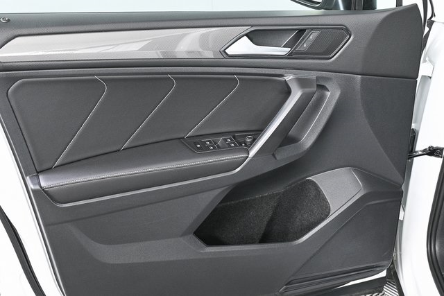 2022 Volkswagen Tiguan SE photo 3