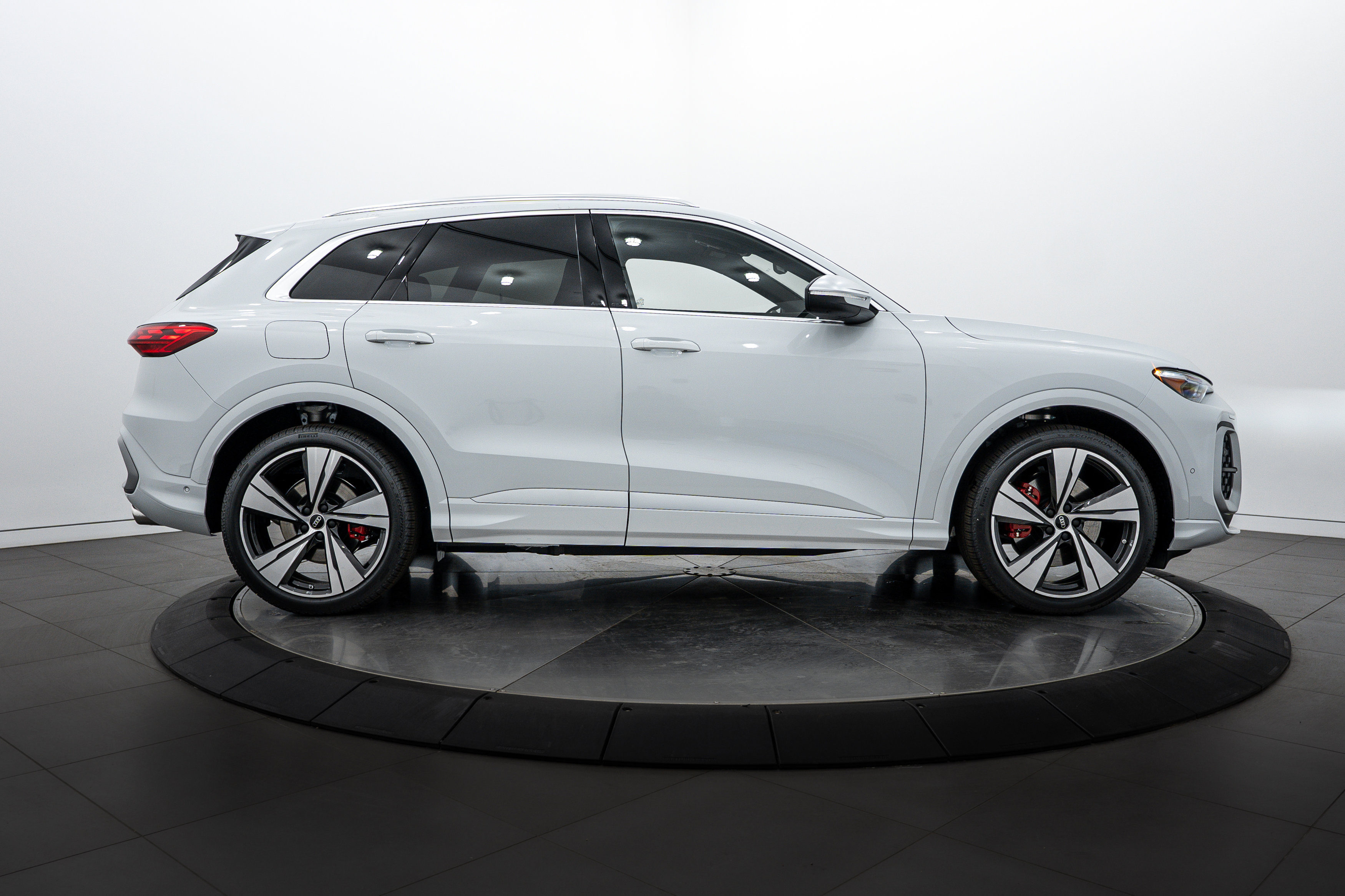 2025 Audi SQ5 Premium Plus photo 3