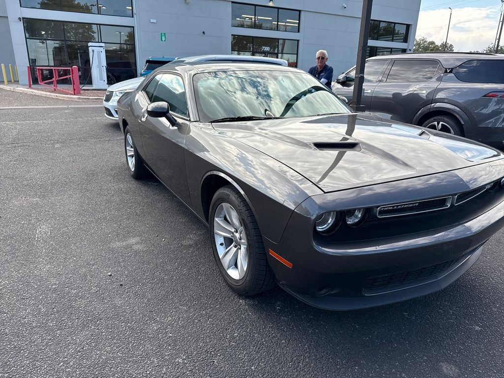 2023 Dodge Challenger SXT photo 3