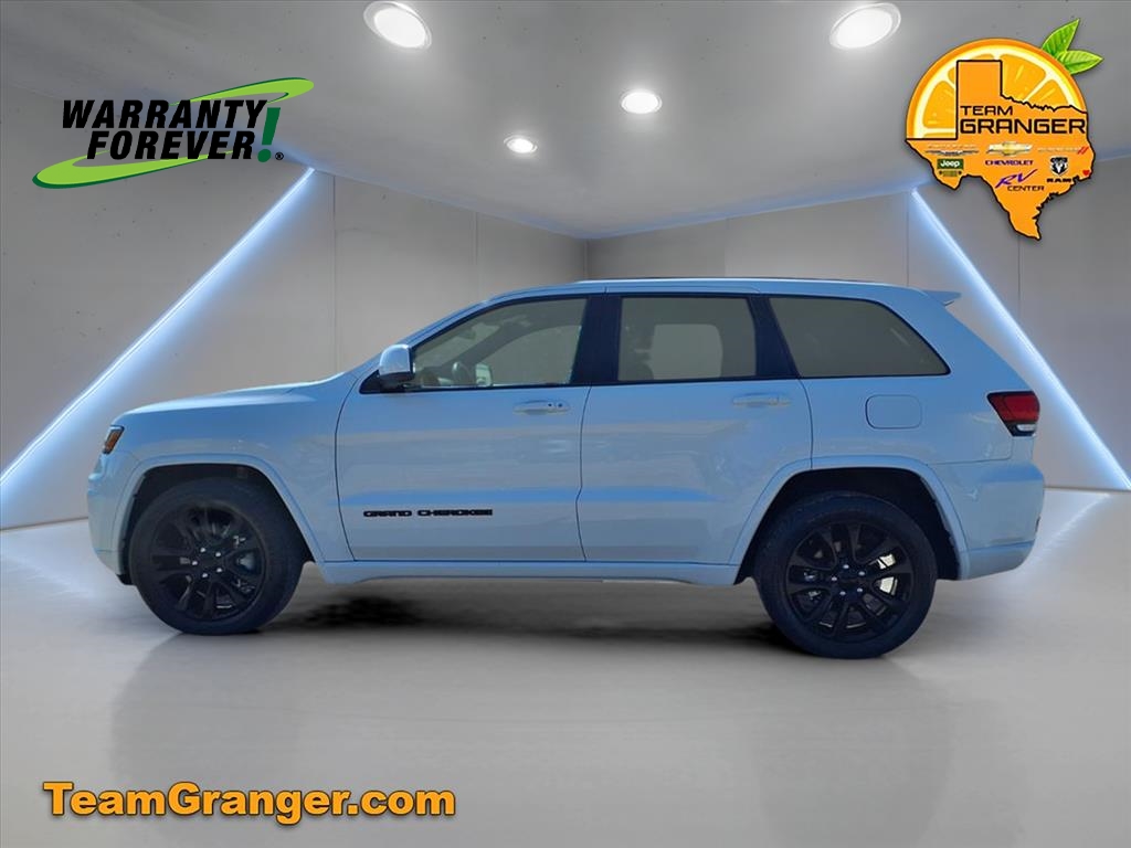 2021 Jeep Grand Cherokee Laredo X photo 3