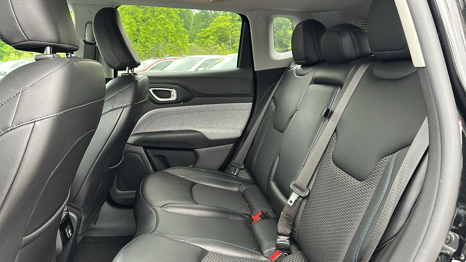 2022 Jeep Compass Latitude photo 22