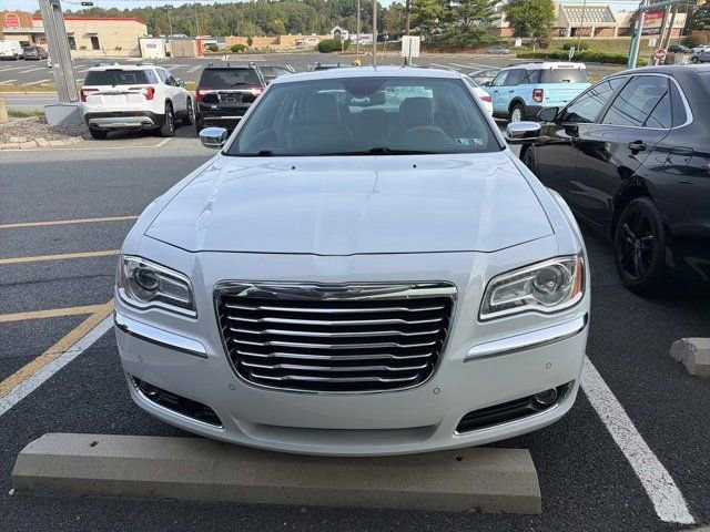 2014 Chrysler 300 photo 3