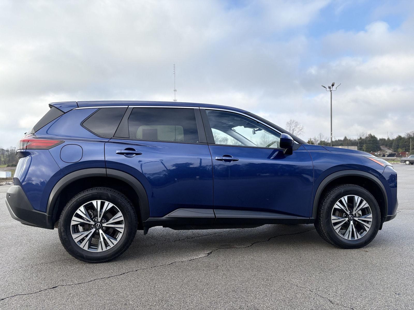 2023 Nissan Rogue SV photo 4