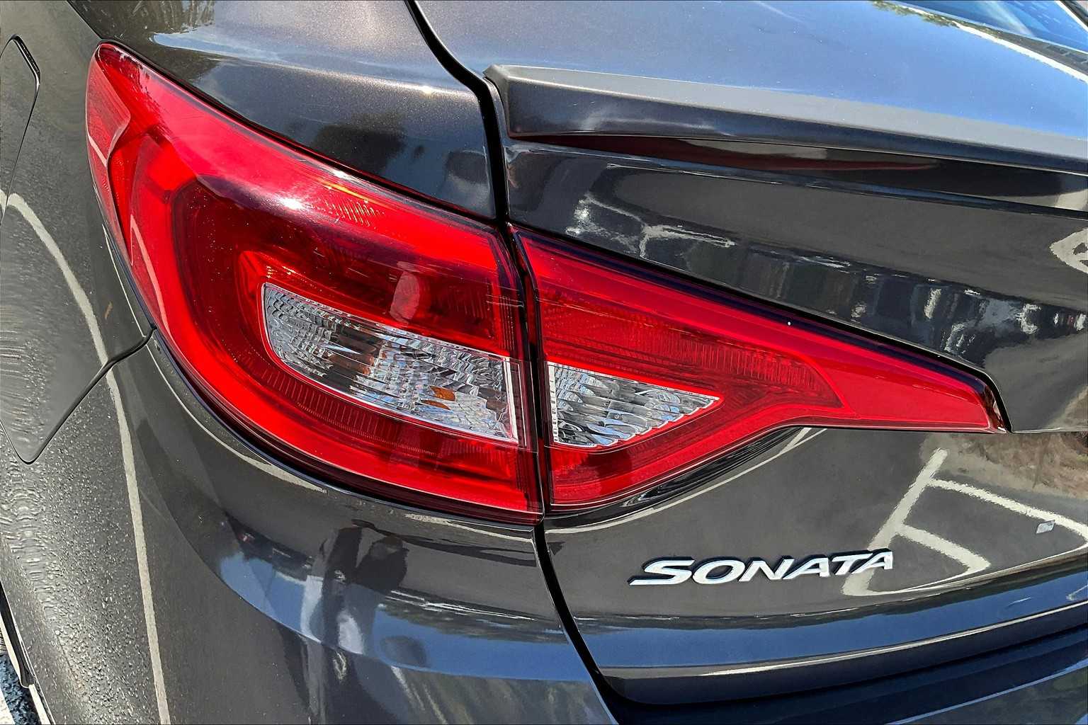 2016 Hyundai Sonata SE photo 24