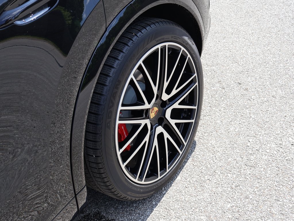 2024 Porsche Cayenne E-Hybrid Coupe Turbo photo 32