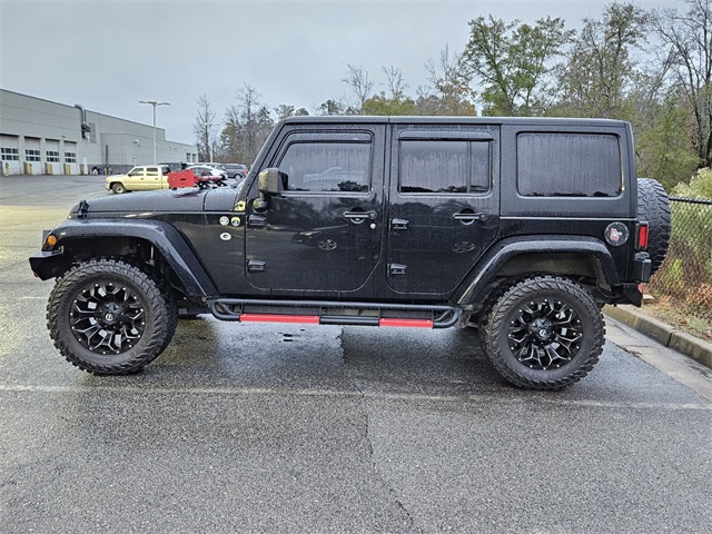 2012 Jeep Wrangler Unlimited Sahara photo 4