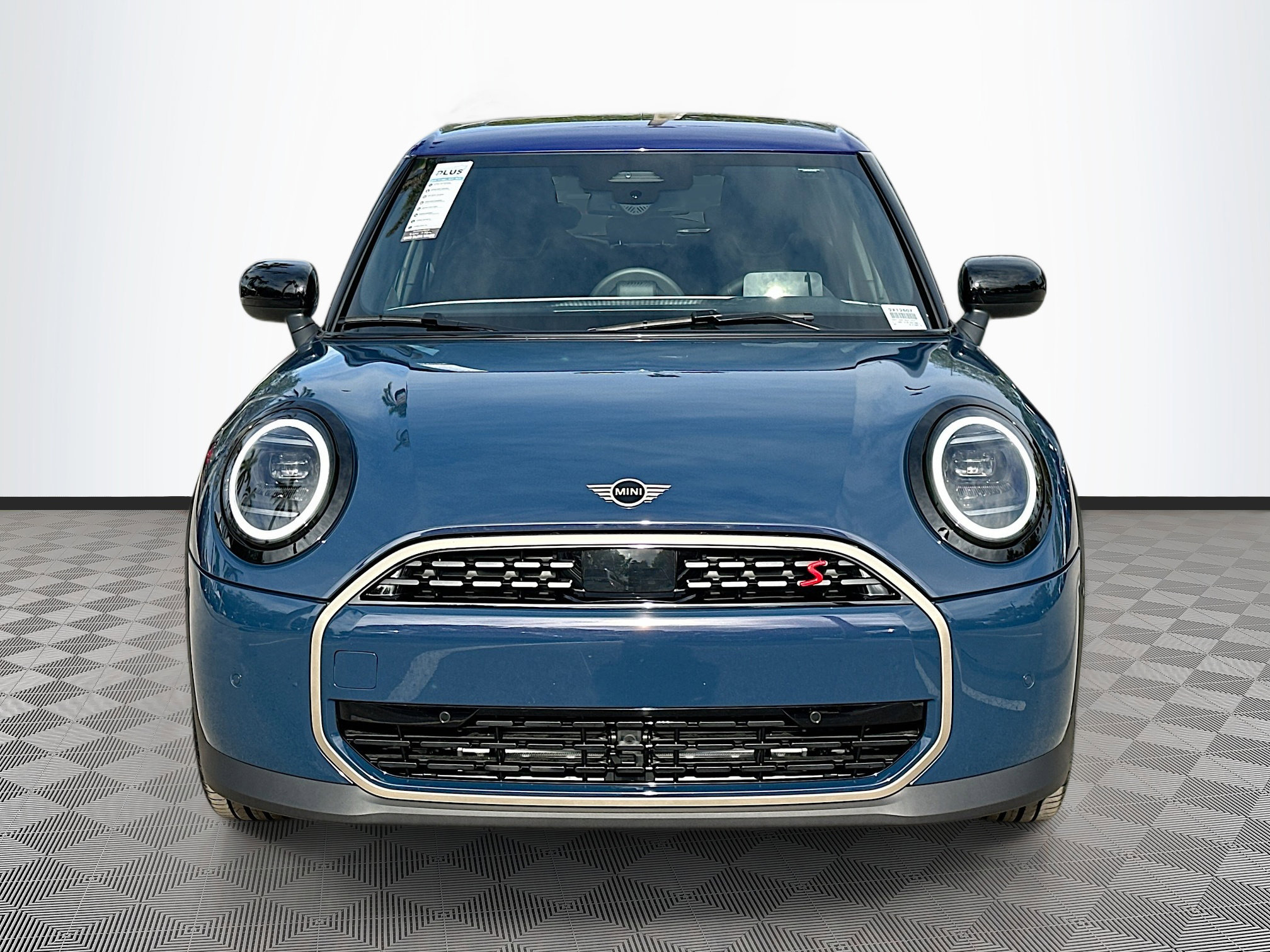 2025 Mini Cooper 4 Door Hardtop Signature photo 2