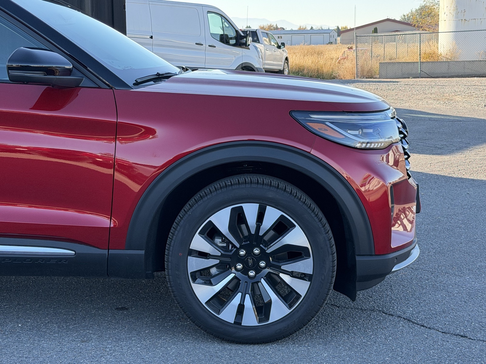 2025 Ford Explorer Platinum photo 4