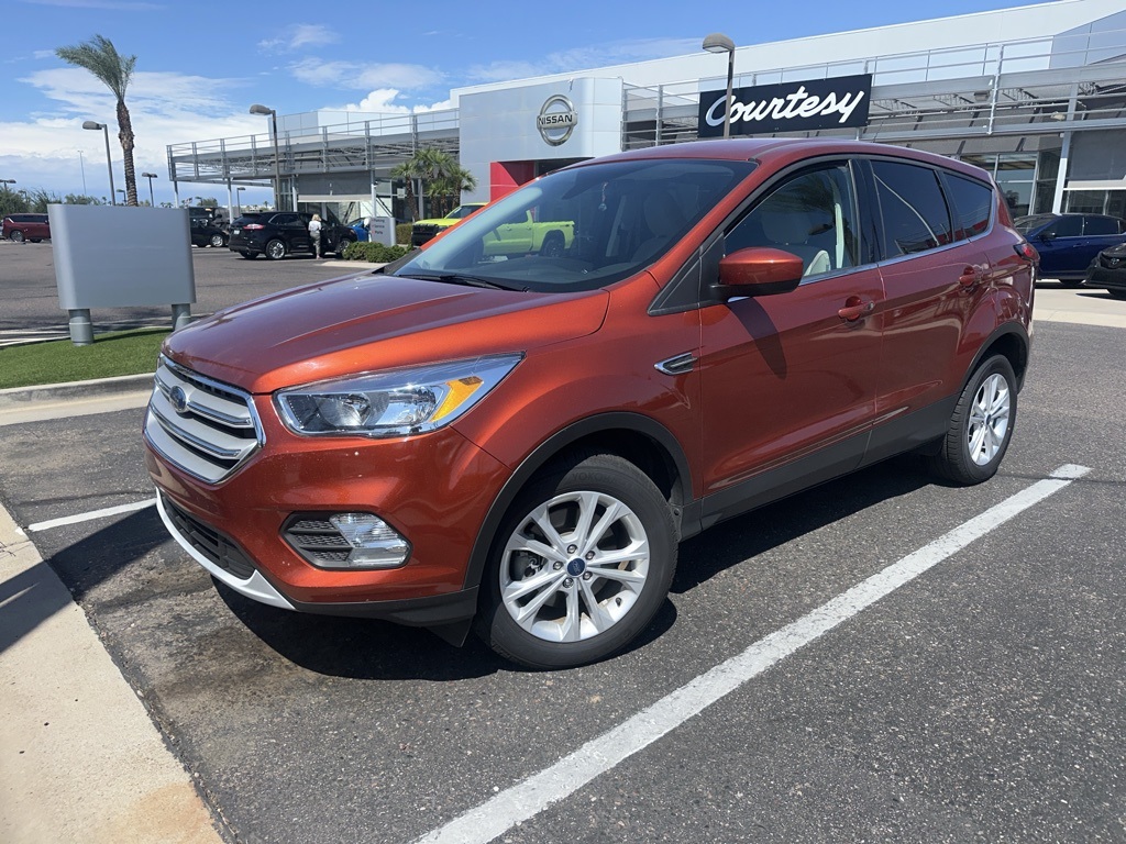 2019 Ford Escape SE photo 2