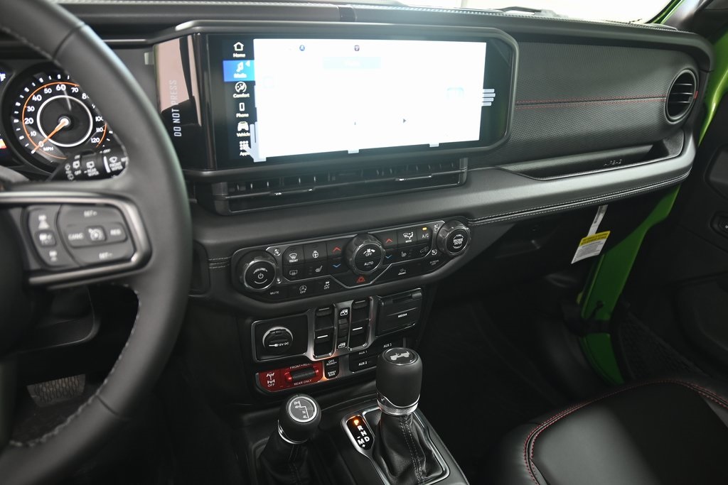 2025 Jeep Wrangler Rubicon photo 14