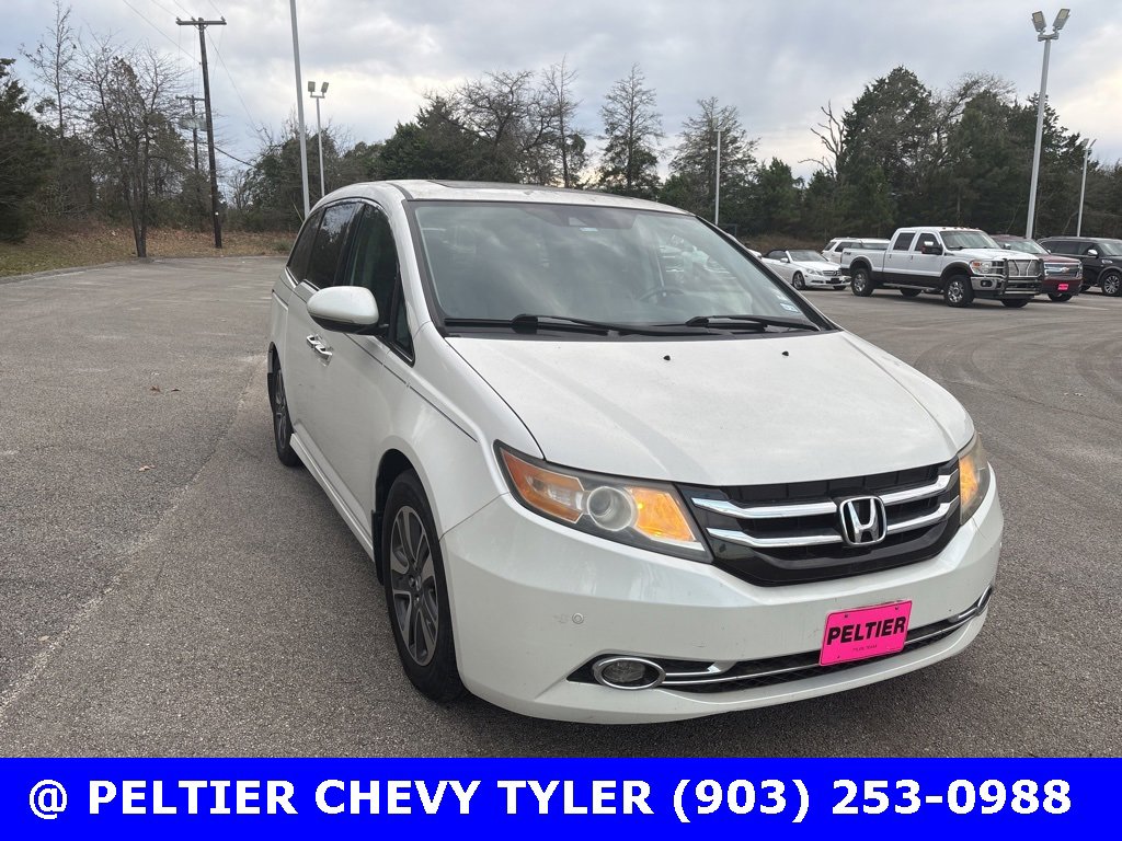 2014 Honda Odyssey Touring's photo