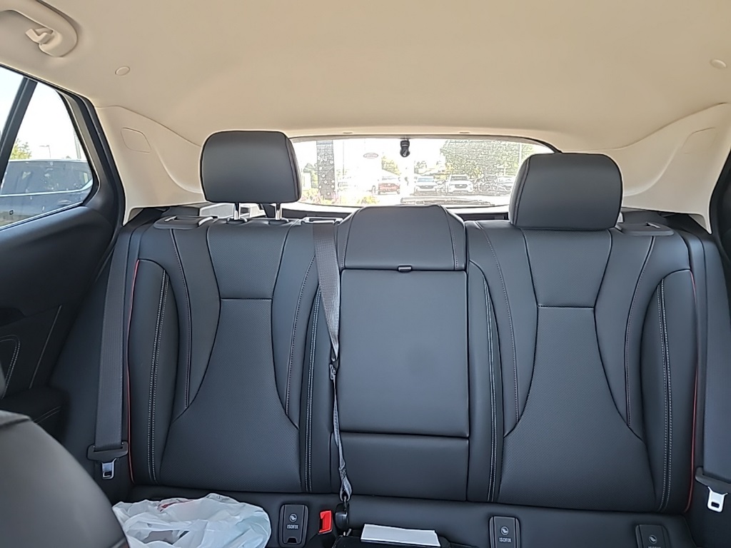 2023 Buick Envision Essence photo 16