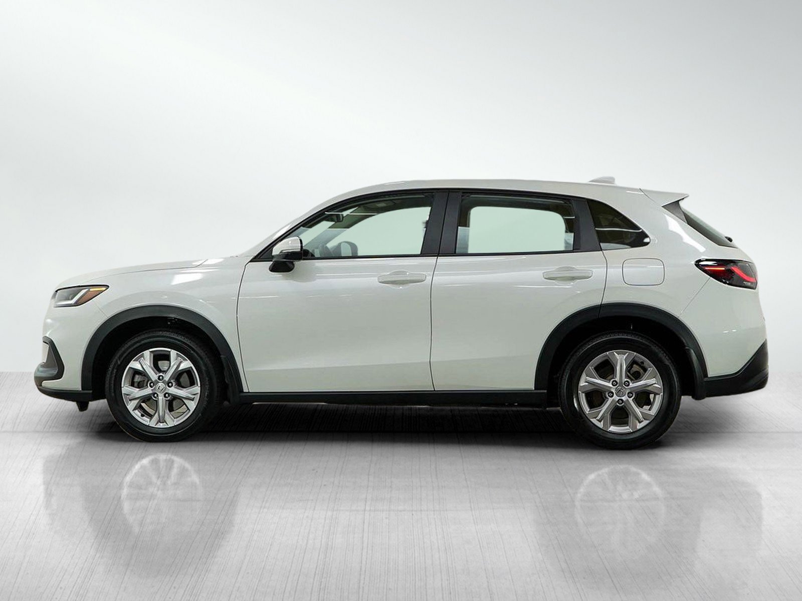 Used 2024 Honda HR-V LX with VIN 3CZRZ2H38RM743243 for sale in Burnsville, Minnesota