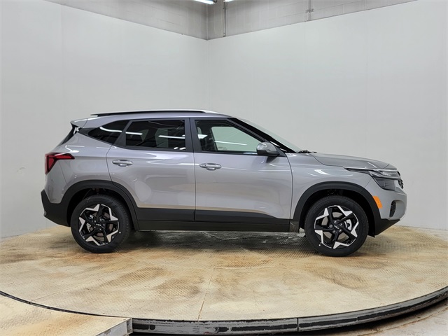 2026 Kia Seltos S photo 3