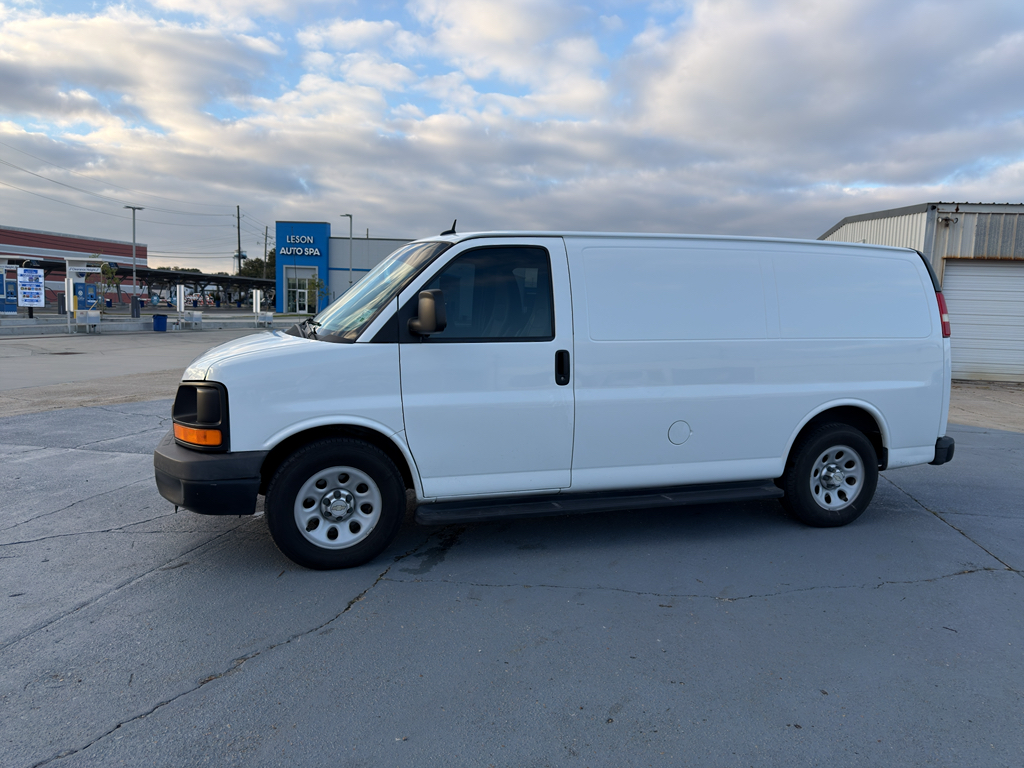 2014 Chevrolet Express Cargo Work Van's photo