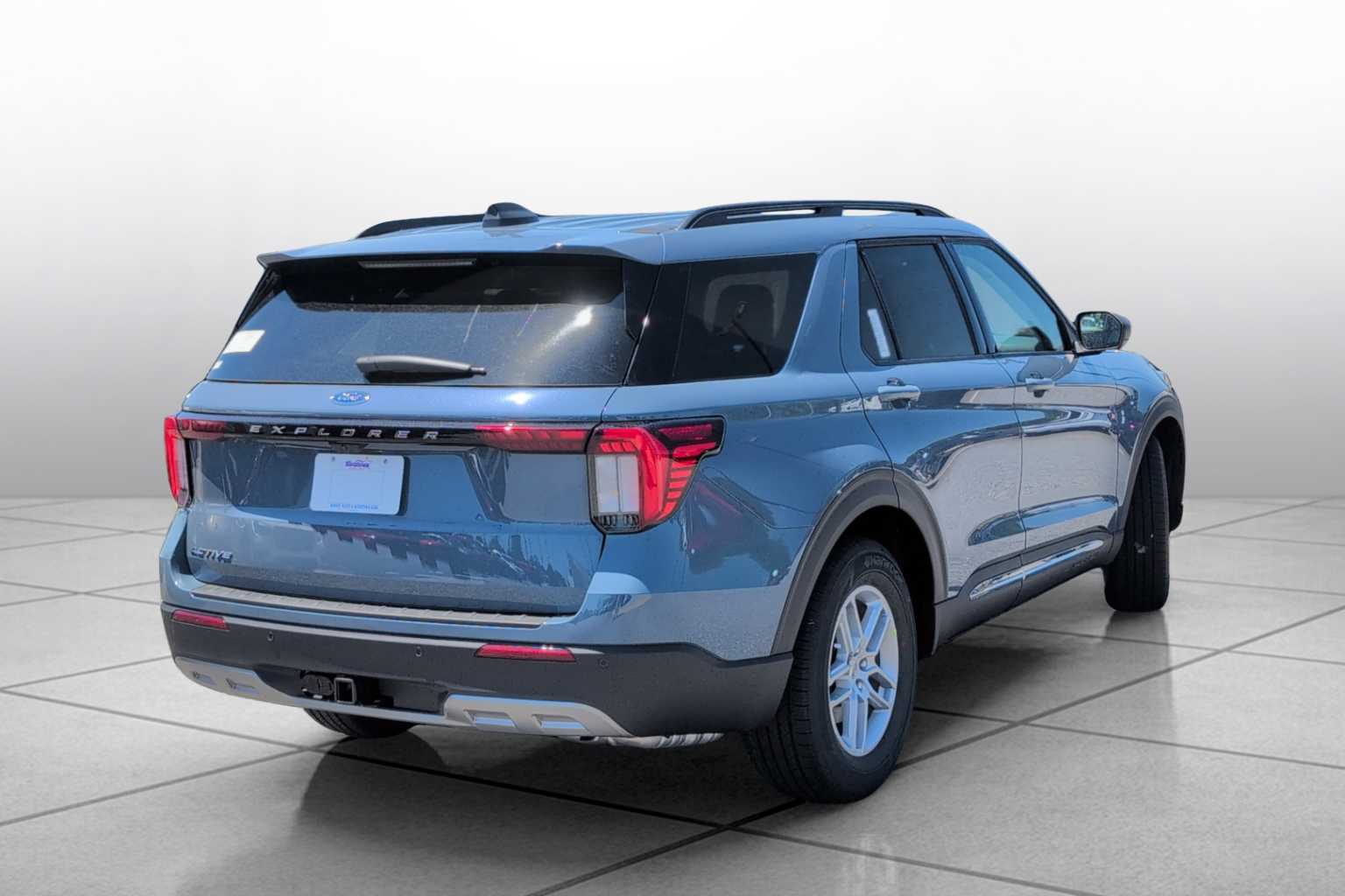 2025 Ford Explorer photo 13