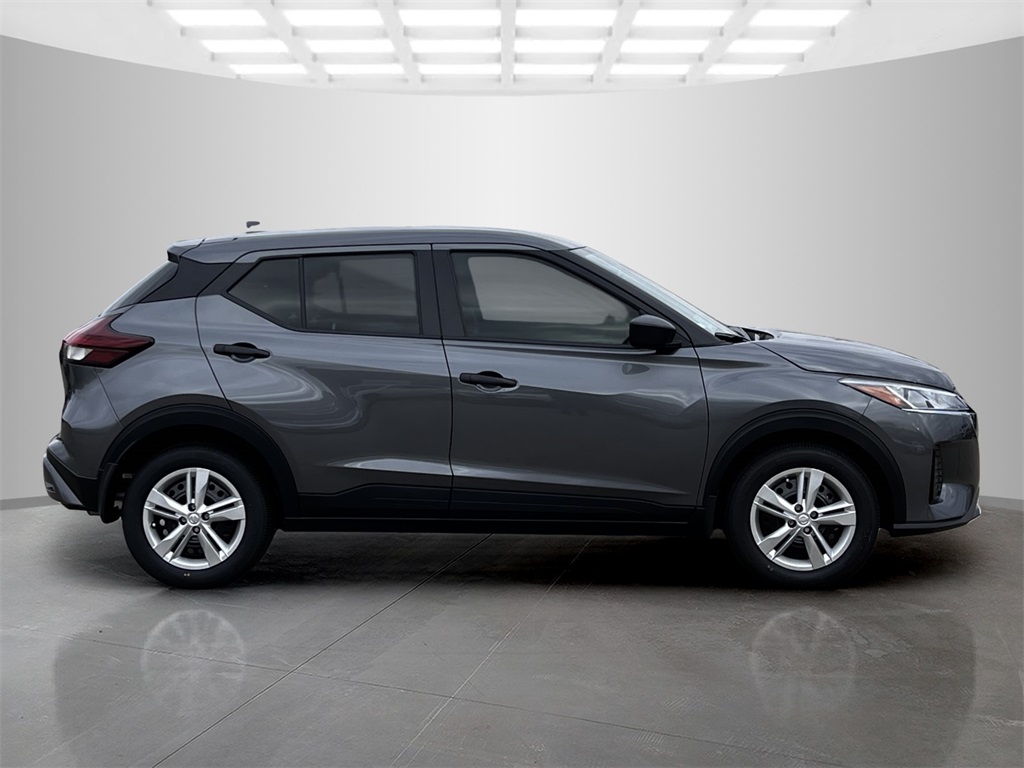 2024 Nissan Kicks S photo 4
