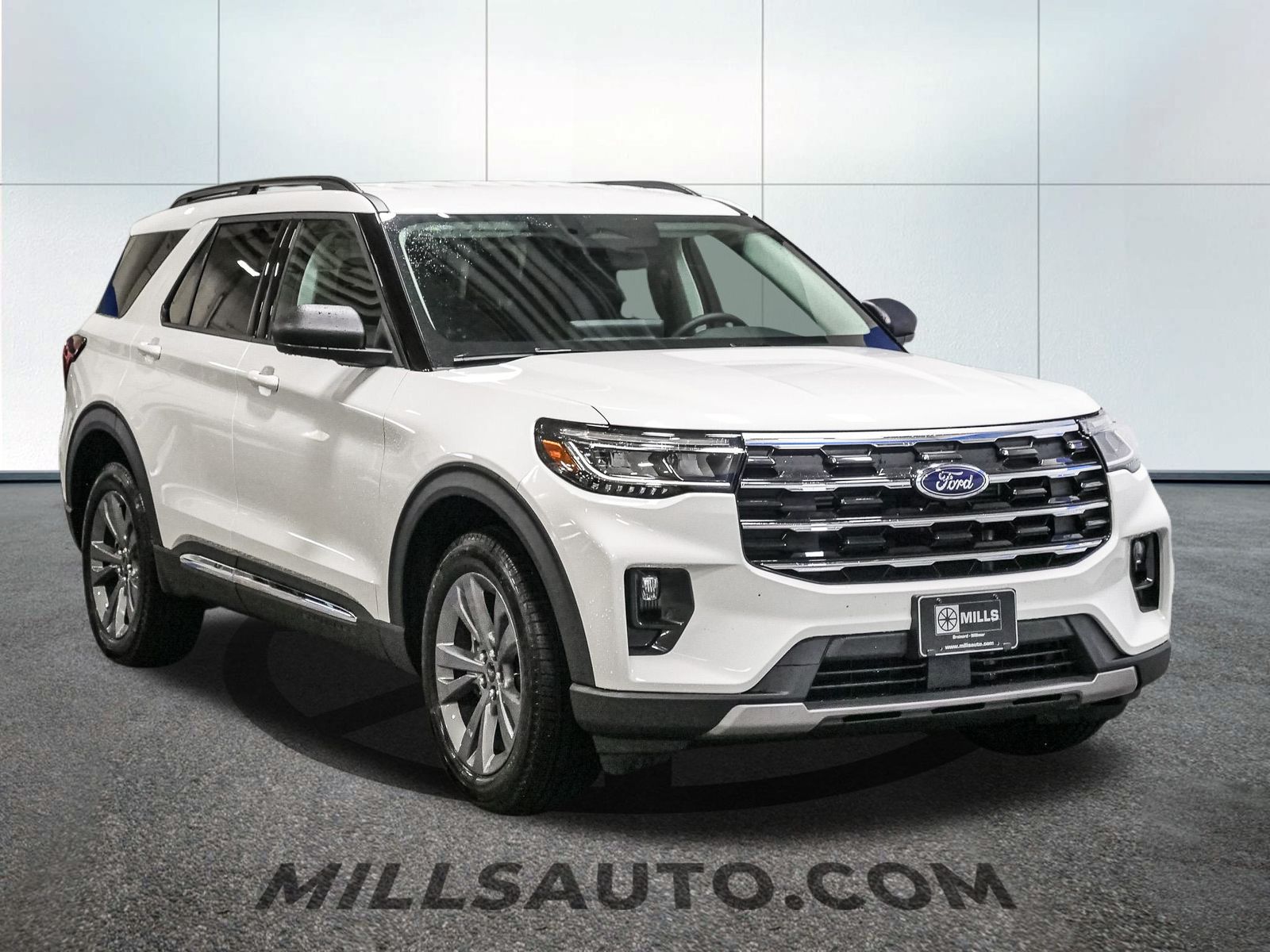 2025 Ford Explorer photo 10