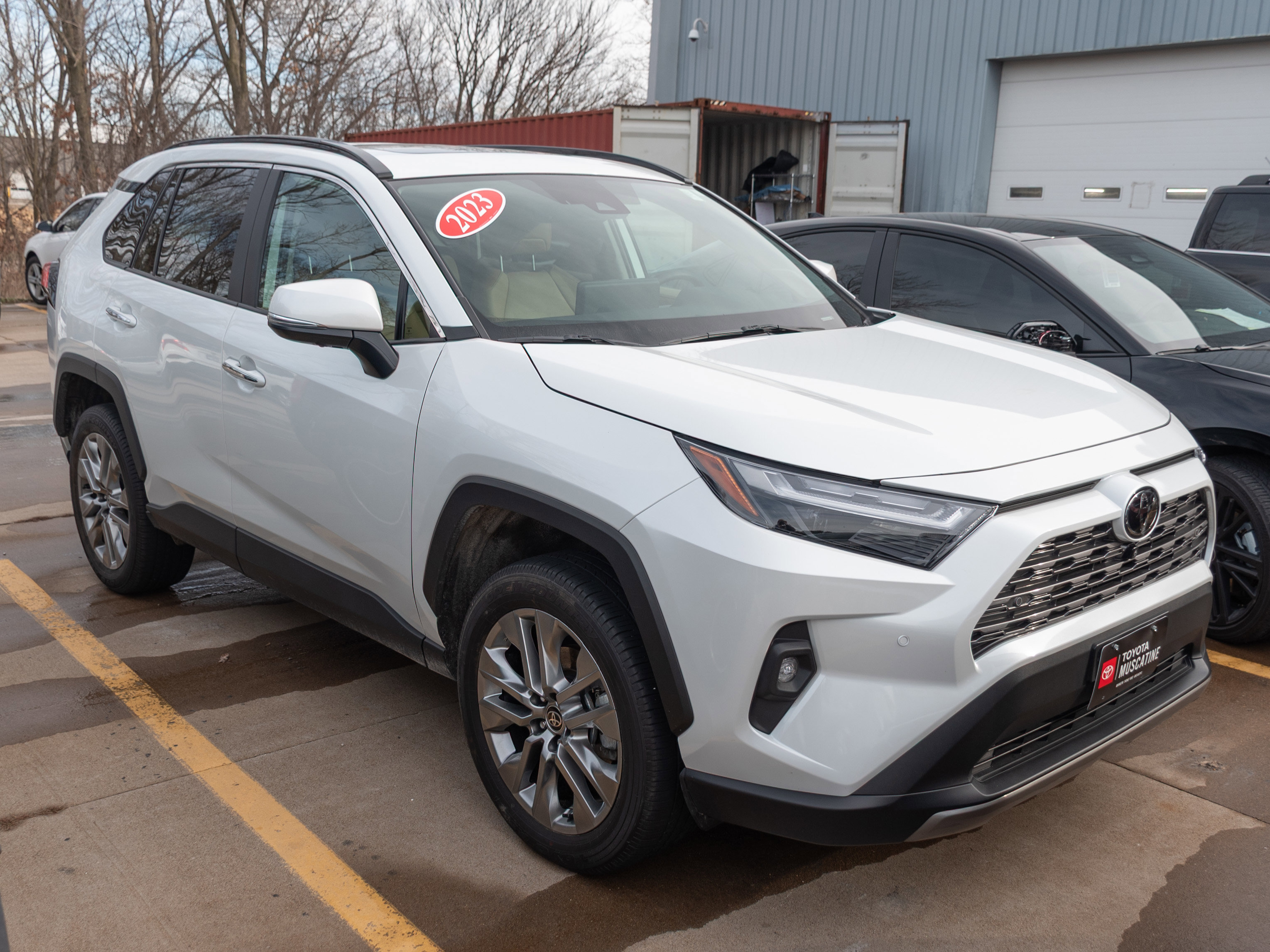 2023 Toyota RAV4 Limited's photo