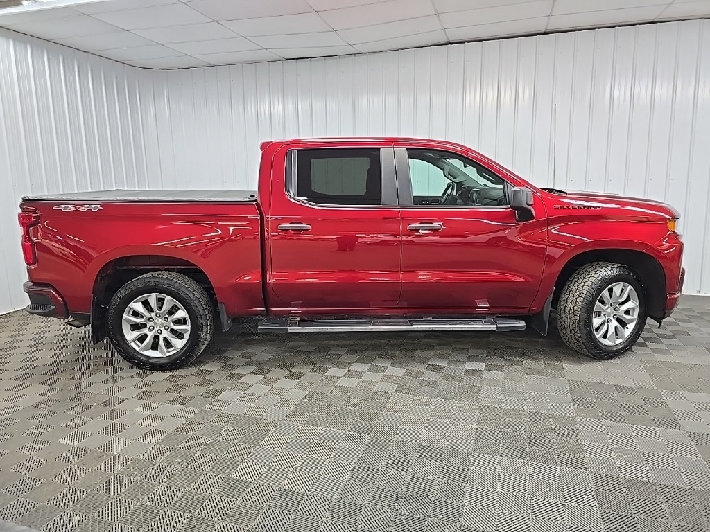 2020 Chevrolet Silverado 1500 Custom photo 2