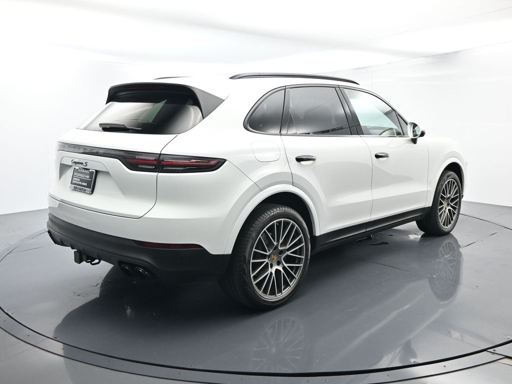 2023 Porsche Cayenne S Platinum Edition photo 13