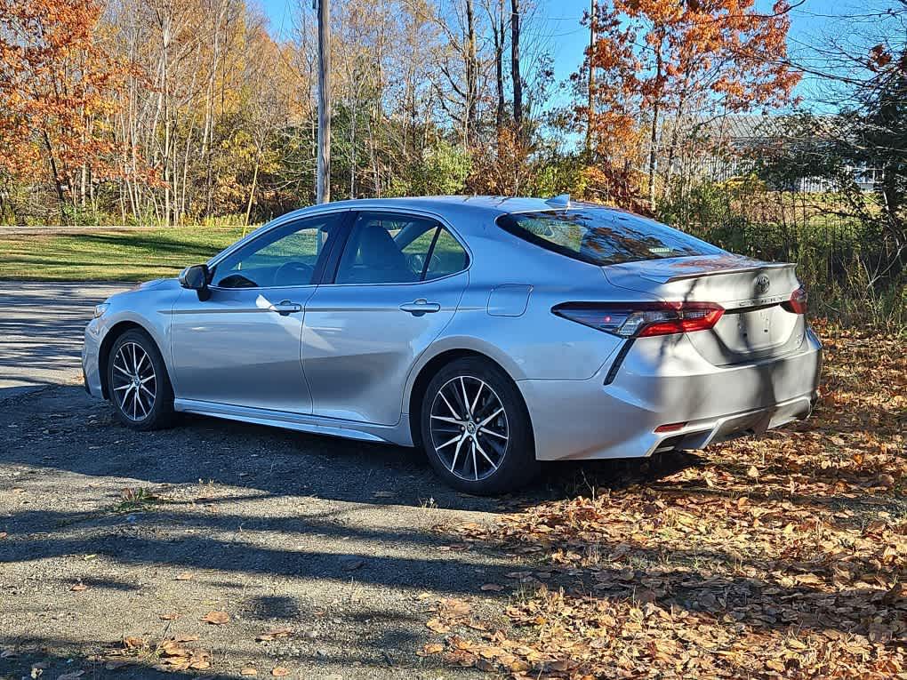 2024 Toyota Camry SE photo 4