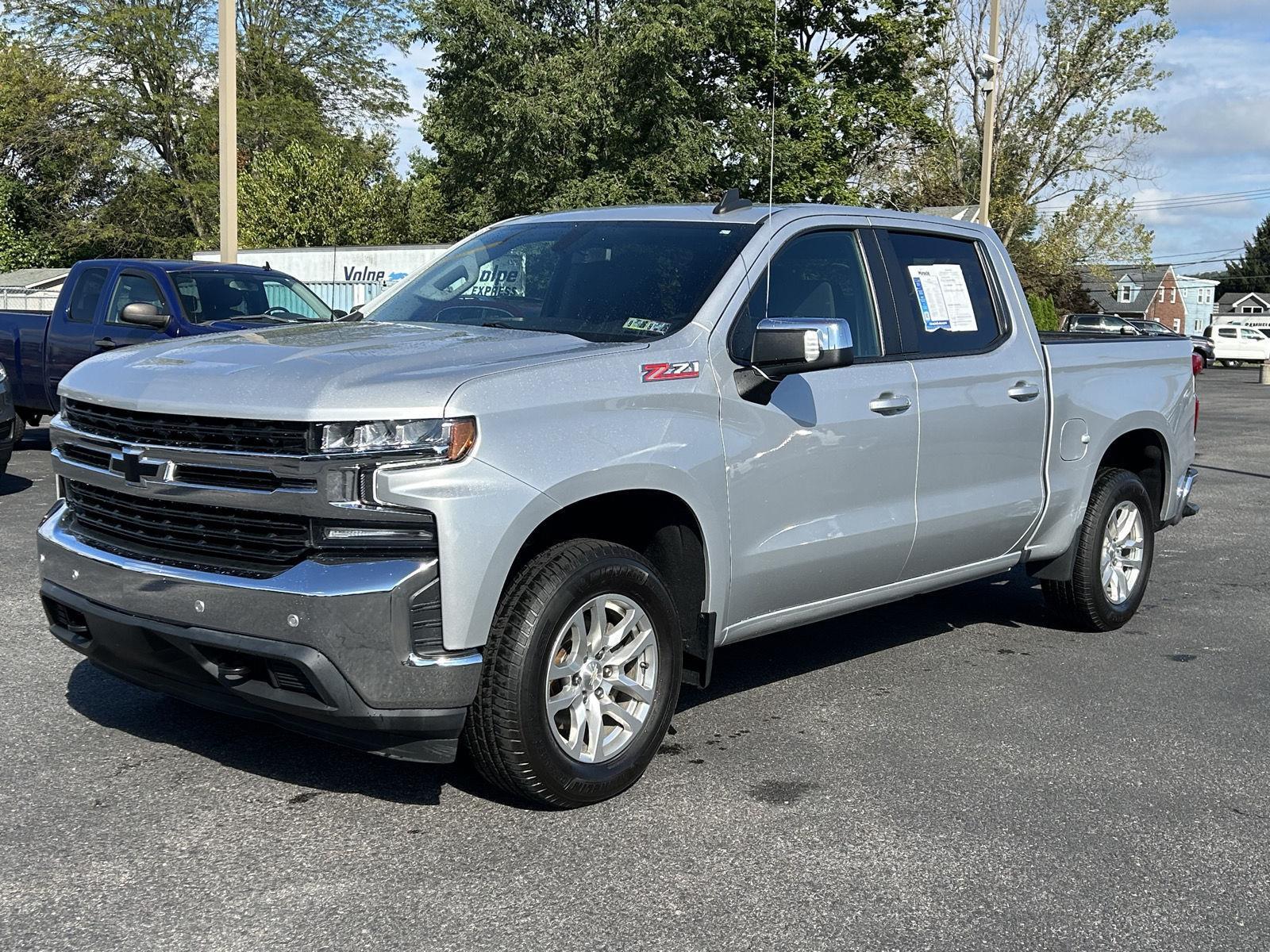 2022 Chevrolet Silverado 1500 LT photo 3