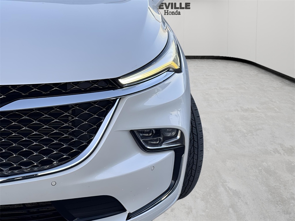2023 Buick Enclave Avenir photo 3
