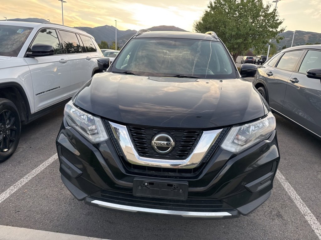 2018 Nissan Rogue SV photo 21